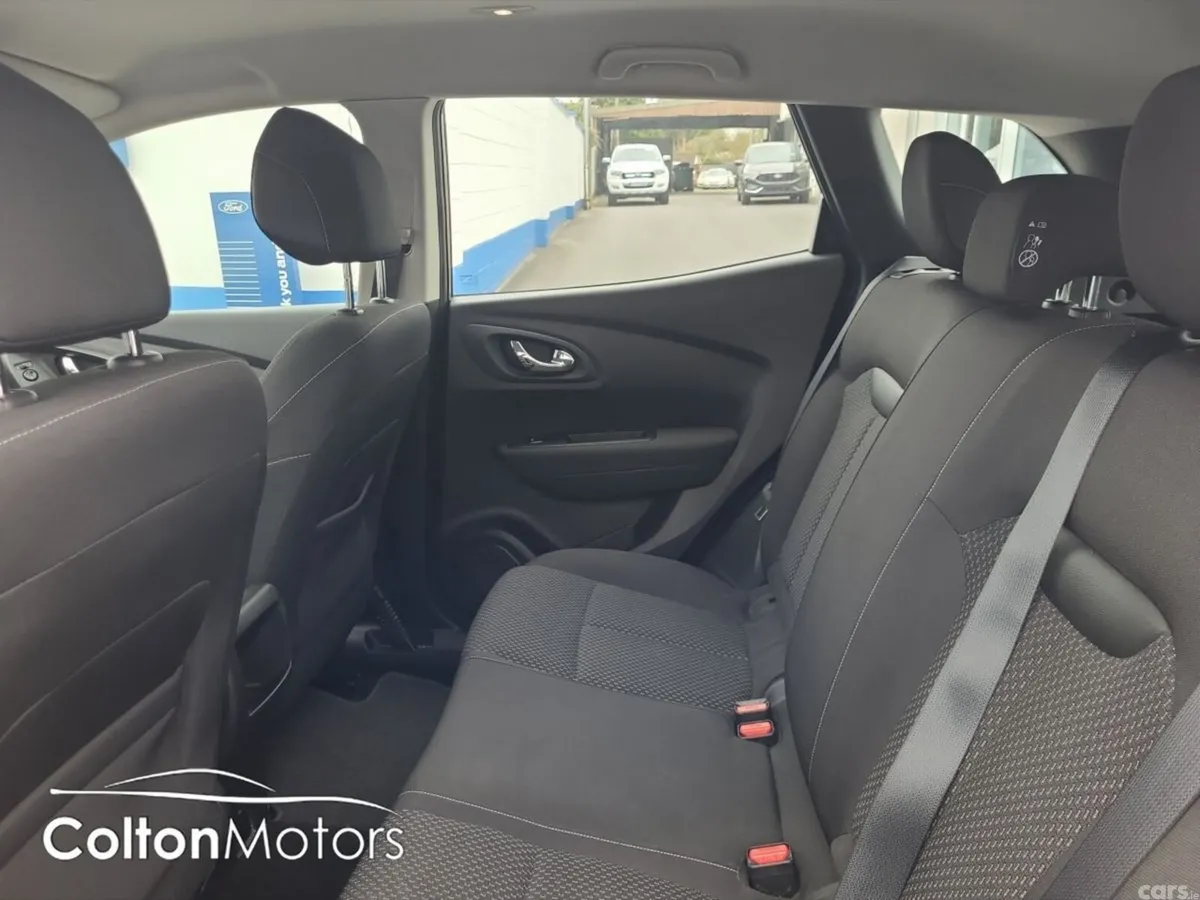 Renault Kadjar SUV, Petrol, 2016, Gold