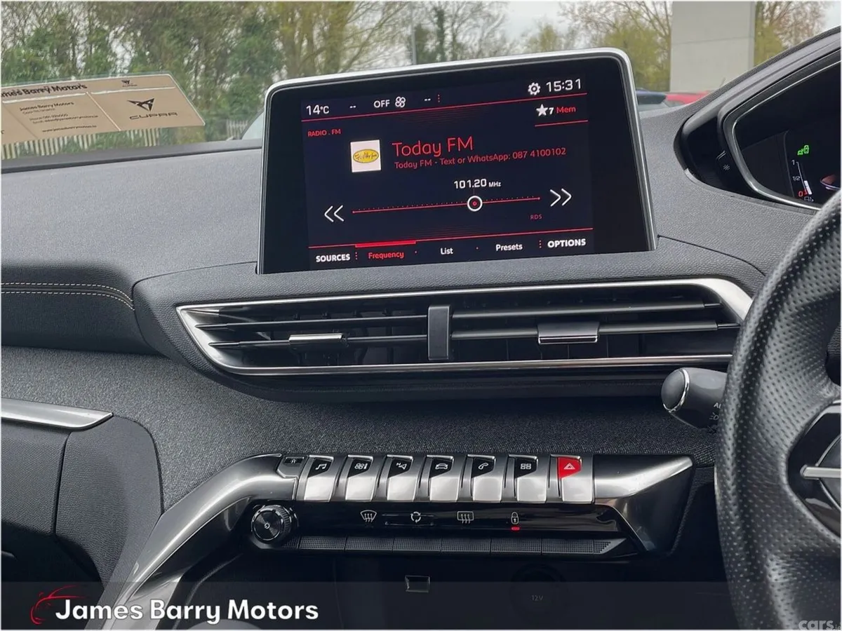 Peugeot 3008 MPV, Petrol, 2018, White