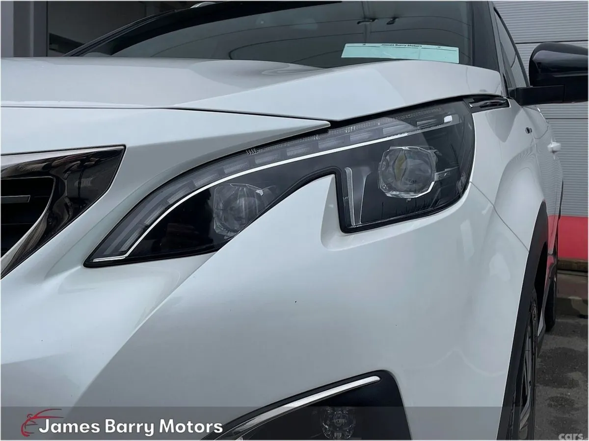 Peugeot 3008 MPV, Petrol, 2018, White