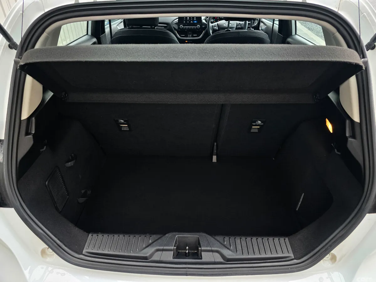 Ford Fiesta Hatchback, Petrol, 2019, White