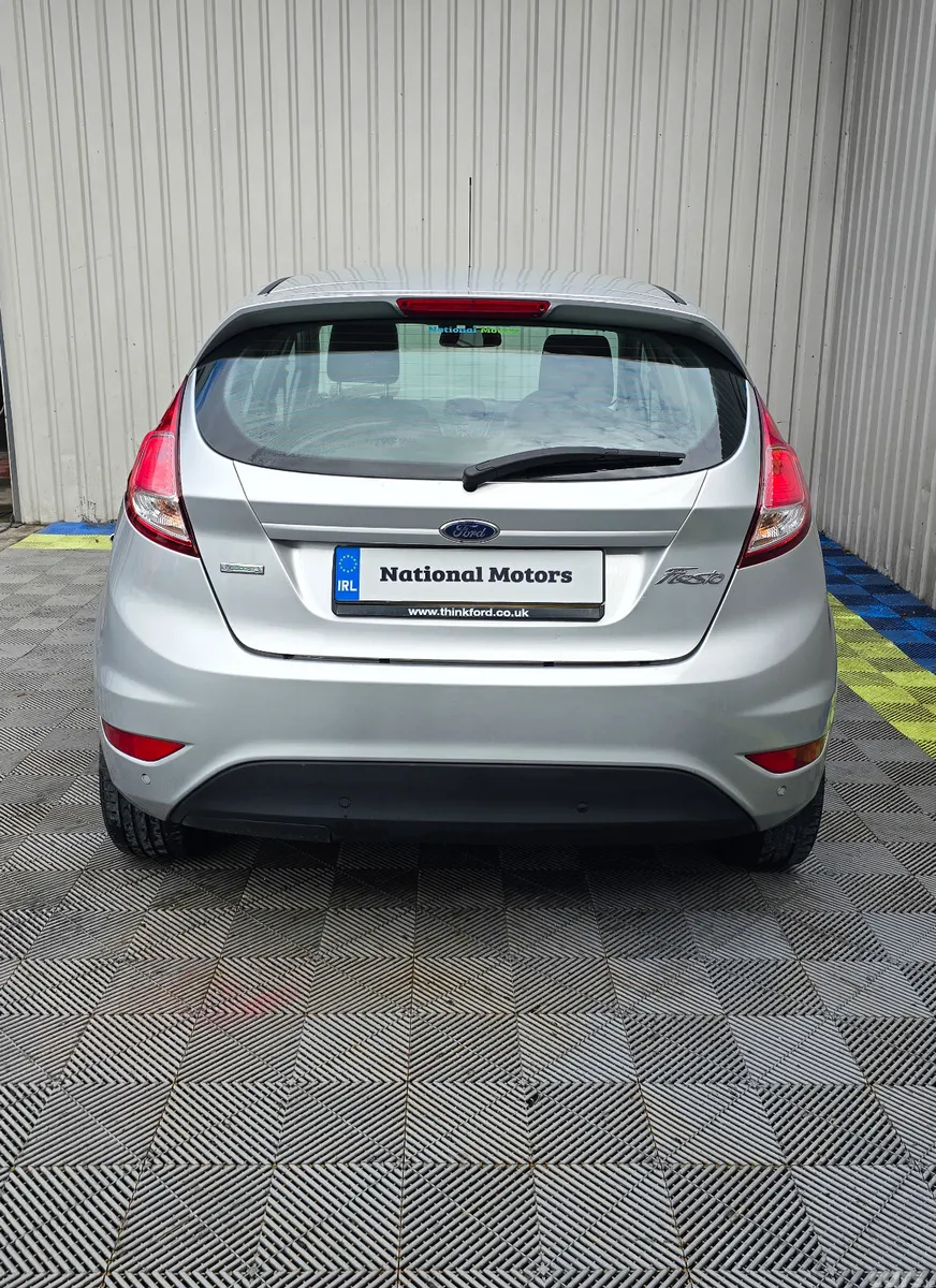 Ford Fiesta Hatchback, Petrol, 2017, Silver
