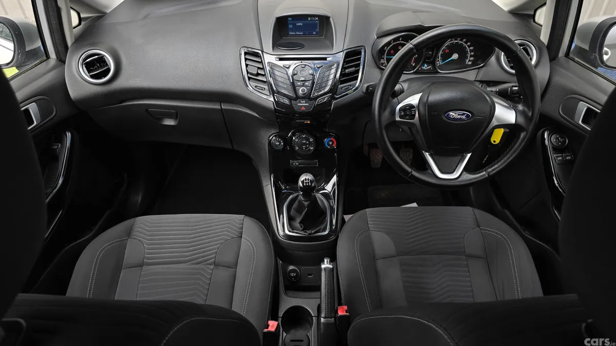 Ford Fiesta Hatchback, Petrol, 2017, Silver