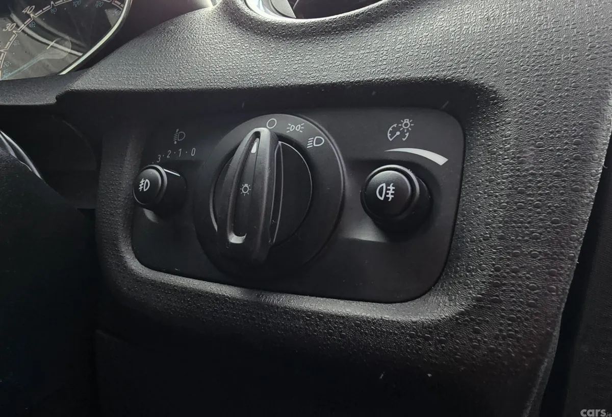 Ford Fiesta Hatchback, Petrol, 2017, Silver