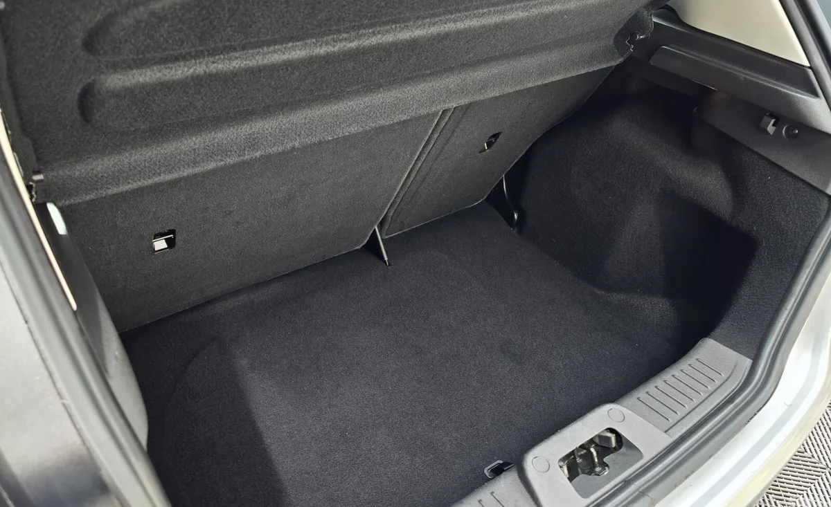 Ford Fiesta Hatchback, Petrol, 2017, Silver