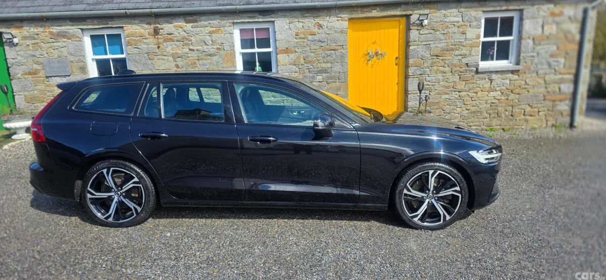 Volvo V60 Estate, Petrol Plug-in Hybrid, 2022, Black