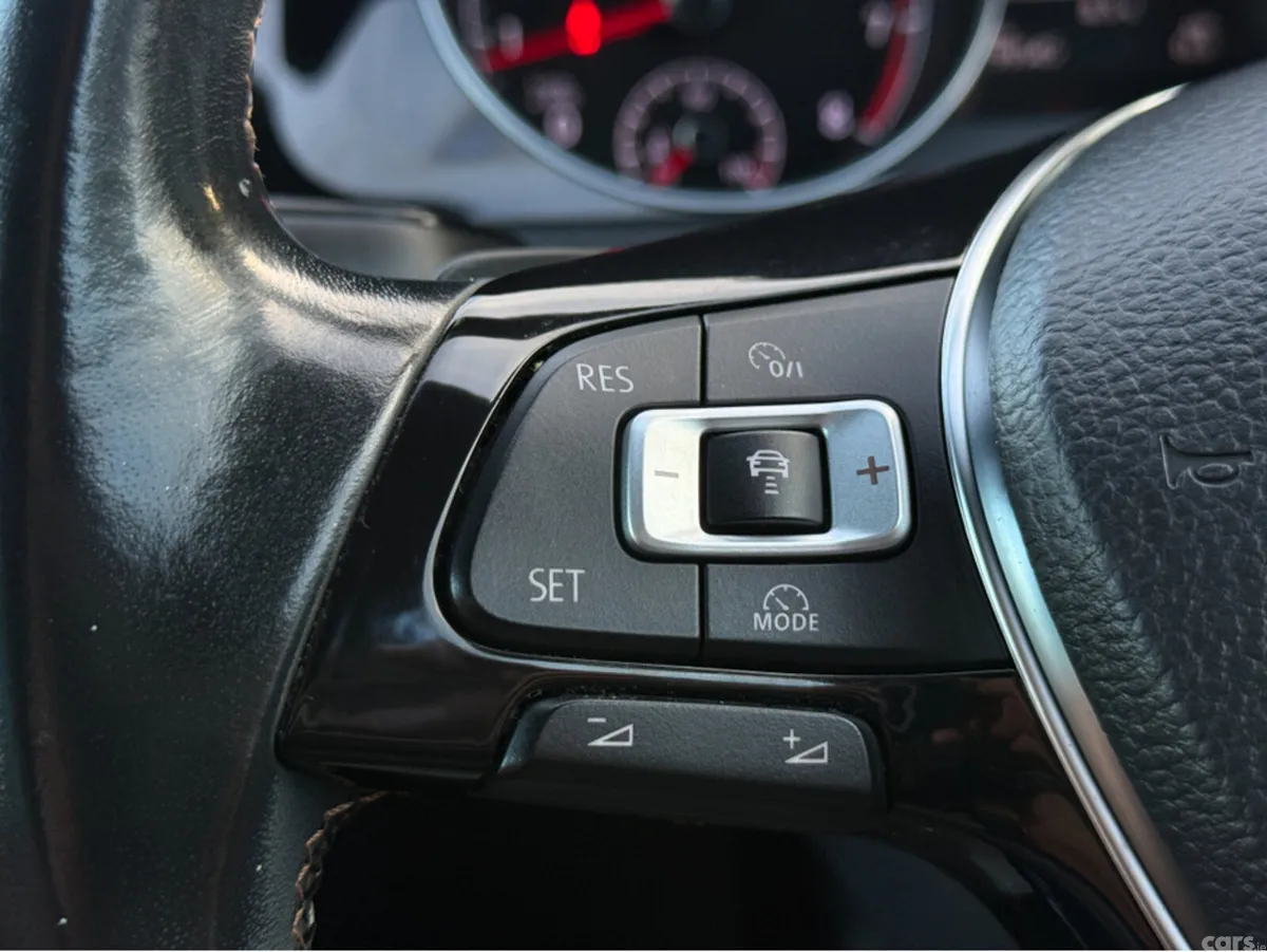 Volkswagen Golf Hatchback, Petrol, 2015, White