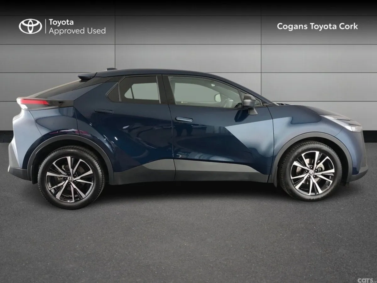 Toyota C-HR SUV, Petrol Hybrid, 2025, Blue