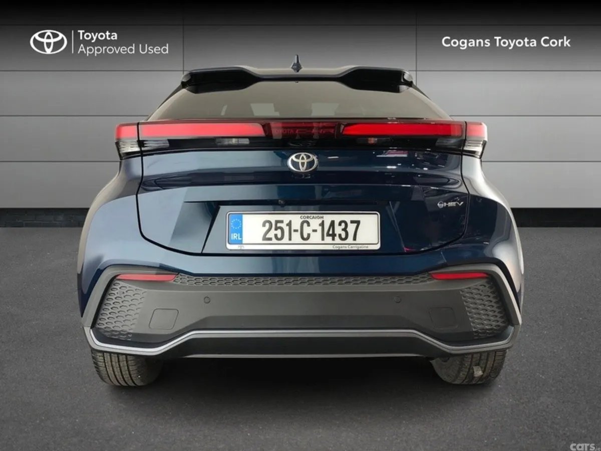 Toyota C-HR SUV, Petrol Hybrid, 2025, Blue