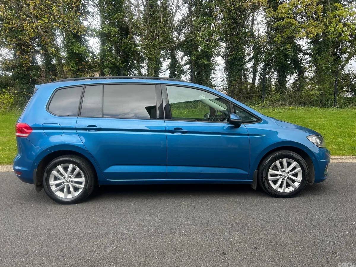 Volkswagen Touran MPV, Diesel, 2017, Blue