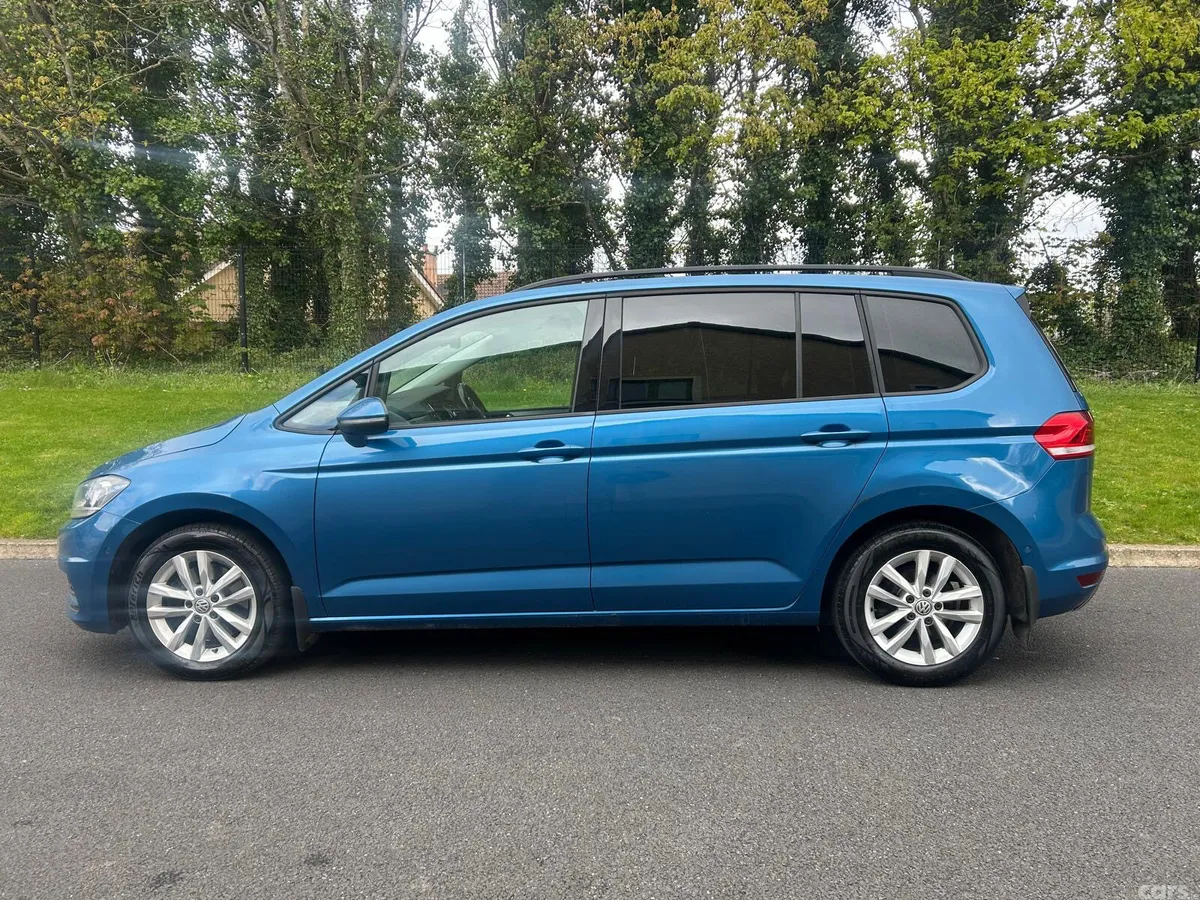 Volkswagen Touran MPV, Diesel, 2017, Blue