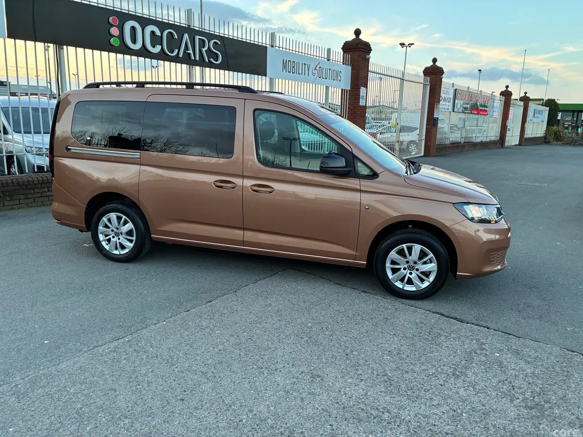 Volkswagen Caddy Maxi Life MPV, Petrol, 2023, Gold