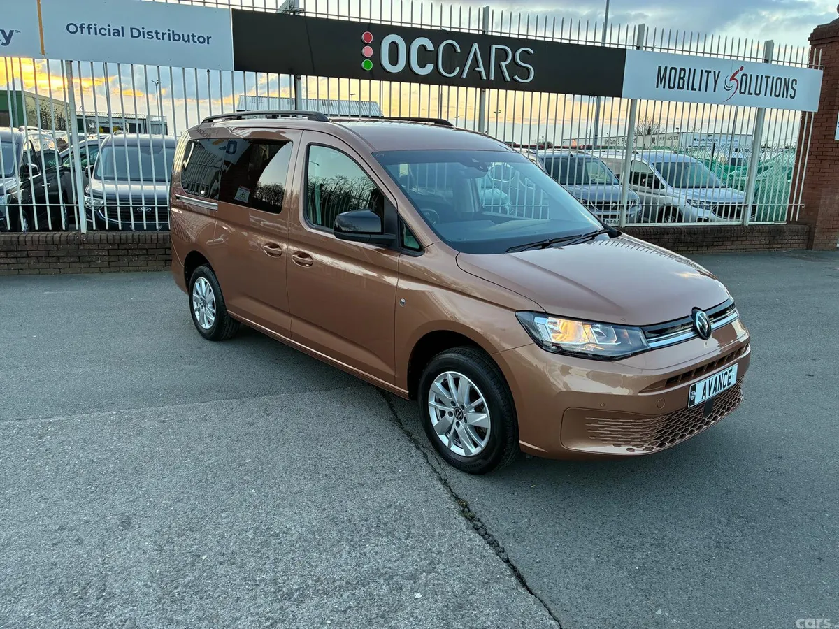 Volkswagen Caddy Maxi Life MPV, Petrol, 2023, Gold