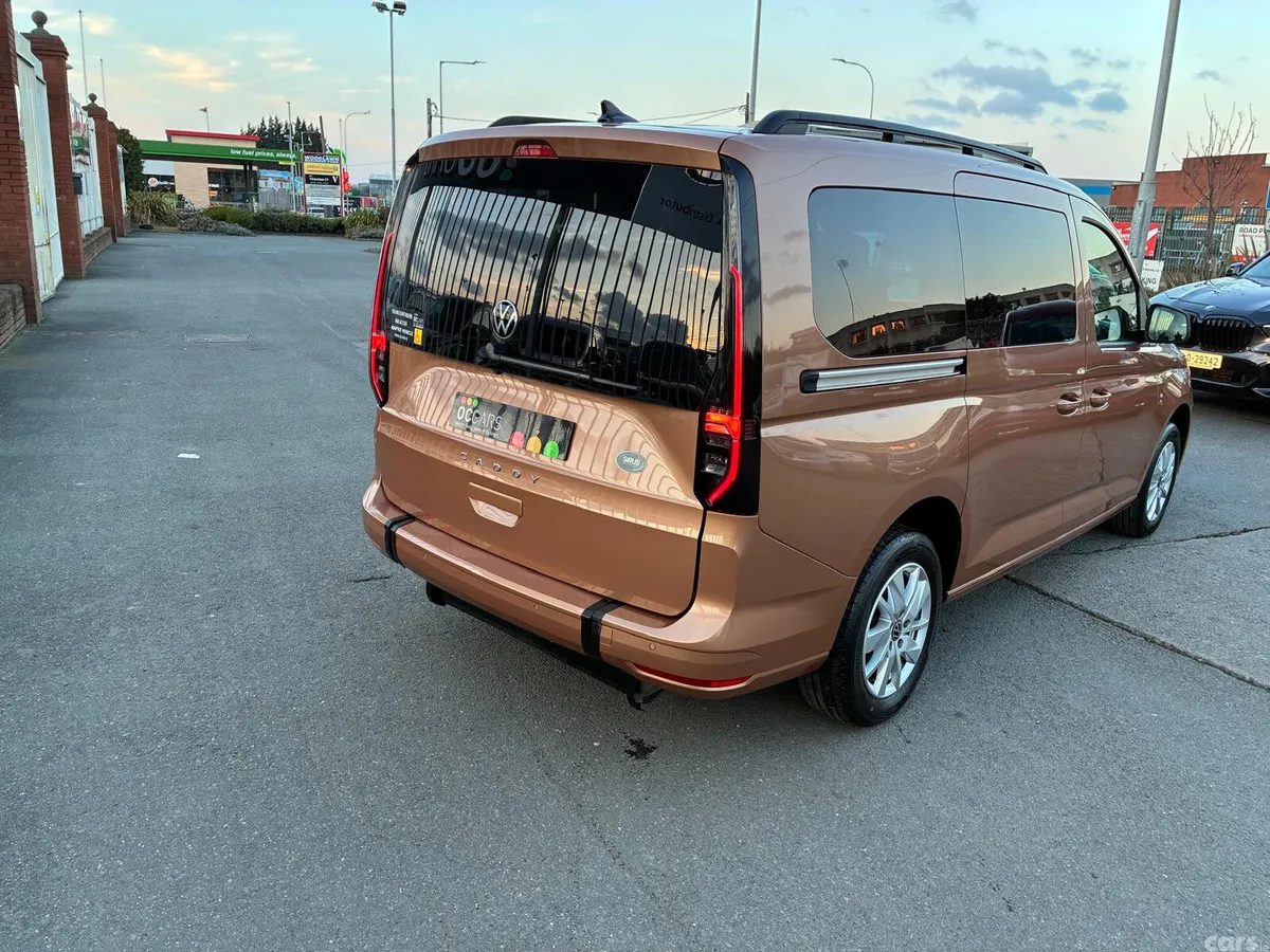 Volkswagen Caddy Maxi Life MPV, Petrol, 2023, Gold