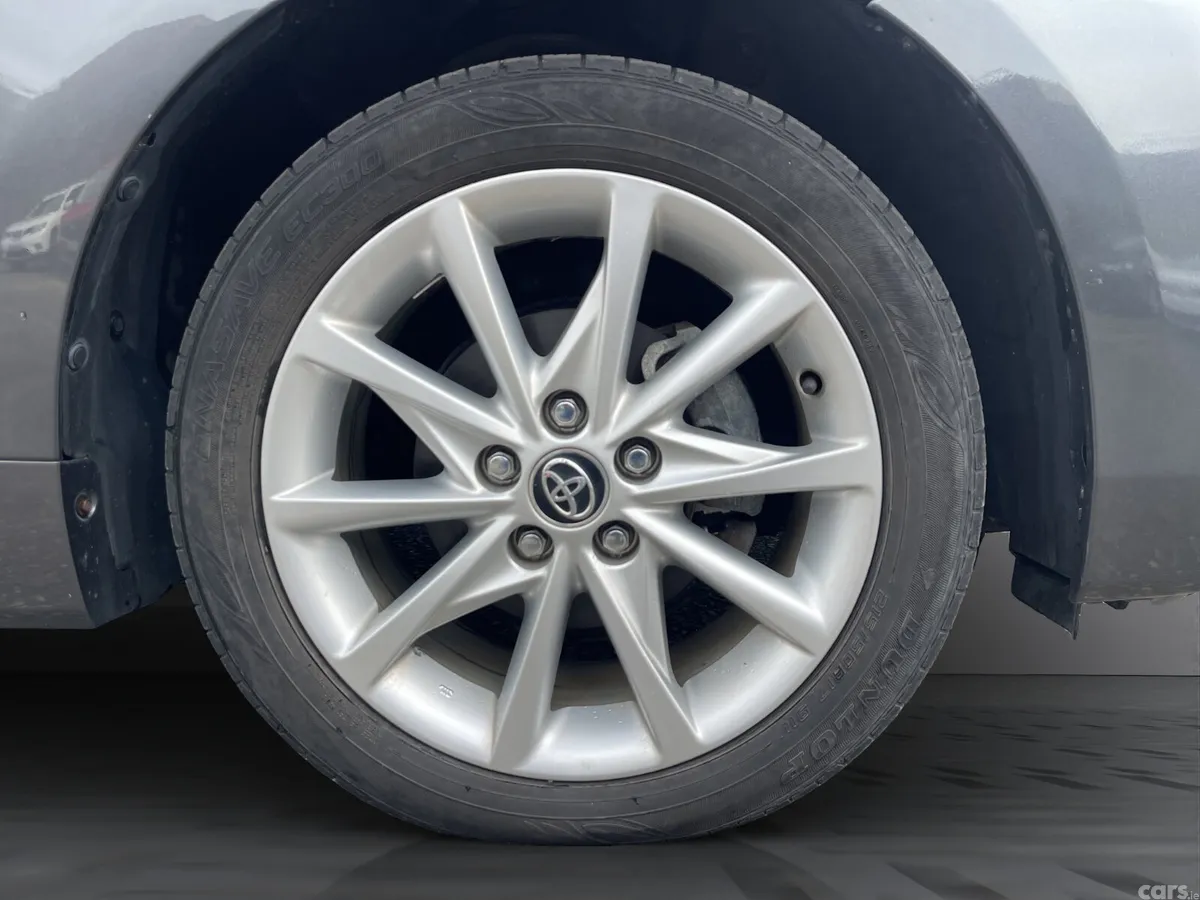 Toyota Prius Hatchback, Petrol Hybrid, 2015, Grey