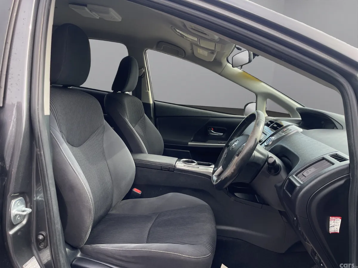 Toyota Prius Hatchback, Petrol Hybrid, 2015, Grey
