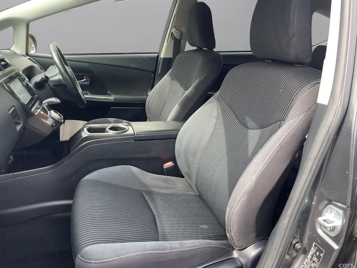 Toyota Prius Hatchback, Petrol Hybrid, 2015, Grey