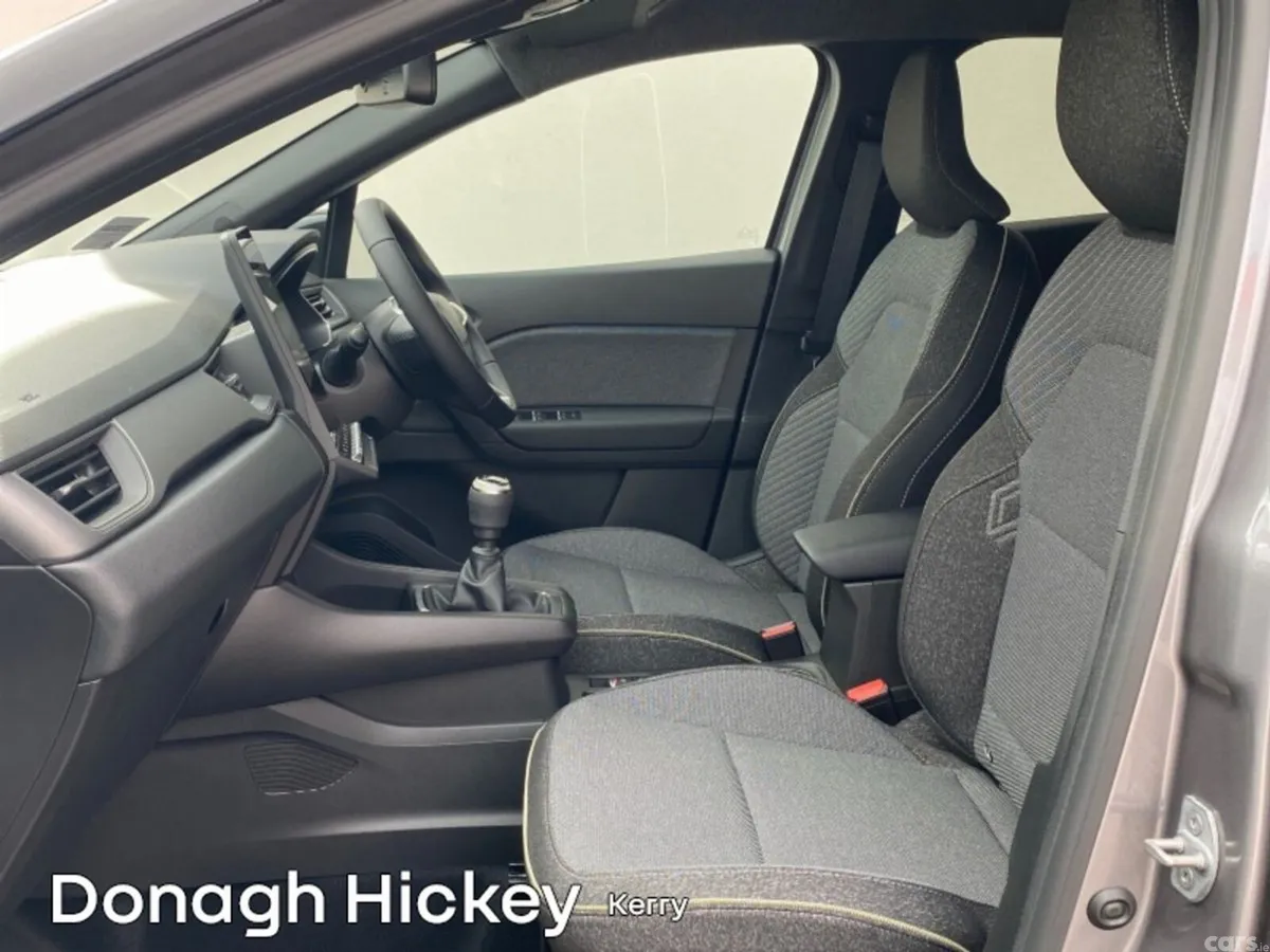 Renault Captur SUV, Petrol, 2026, Grey