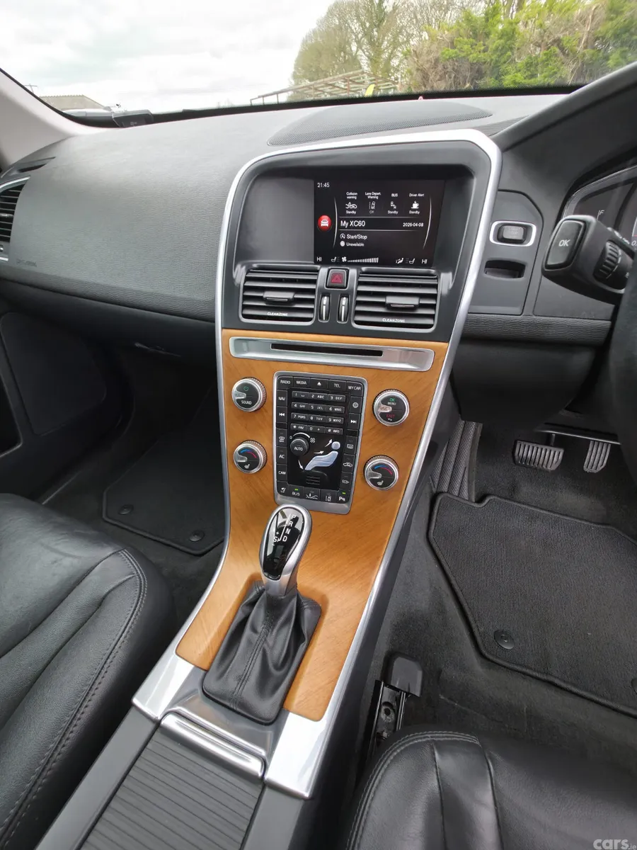 Volvo XC60 SUV, Diesel, 2017, White