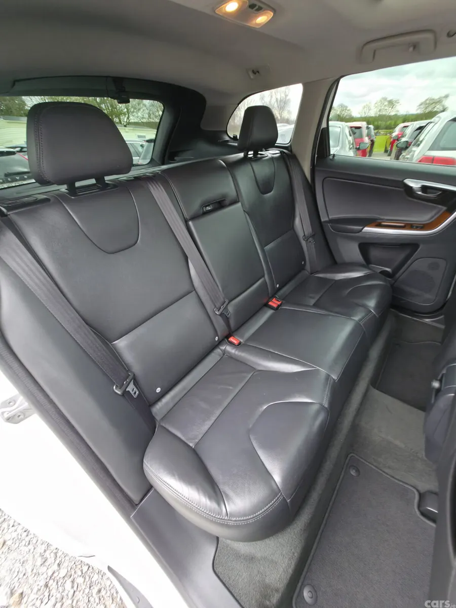 Volvo XC60 SUV, Diesel, 2017, White