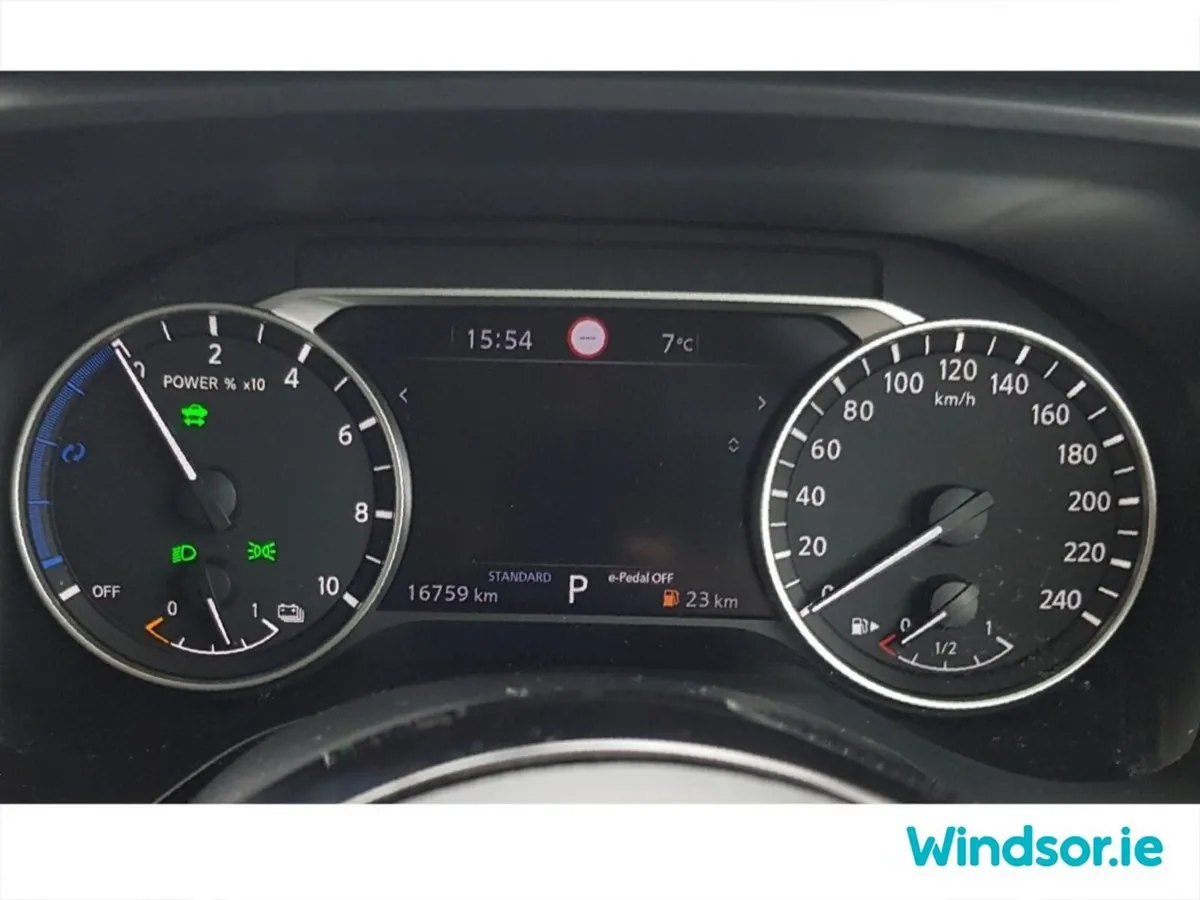 Nissan Qashqai MPV, Petrol, 2025, White