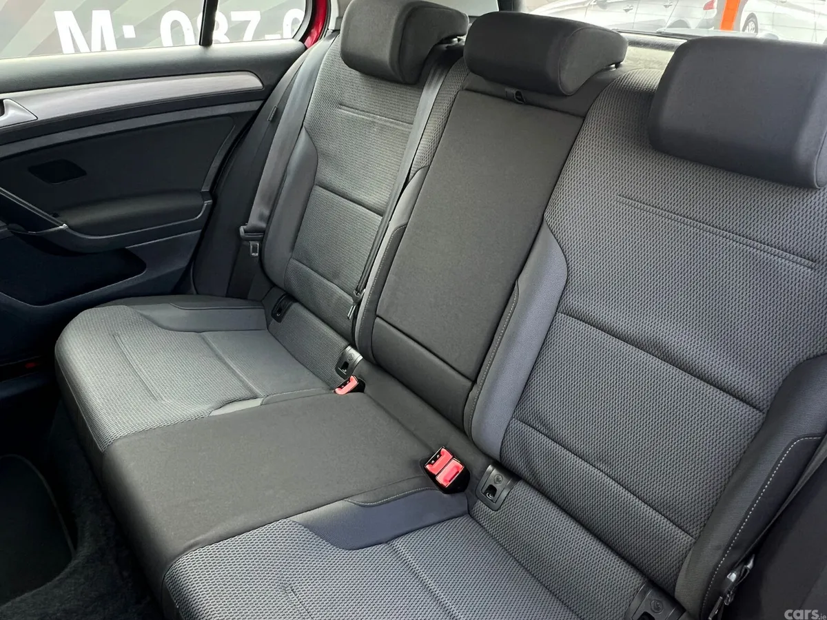 Volkswagen Golf Hatchback, Petrol, 2015, Red