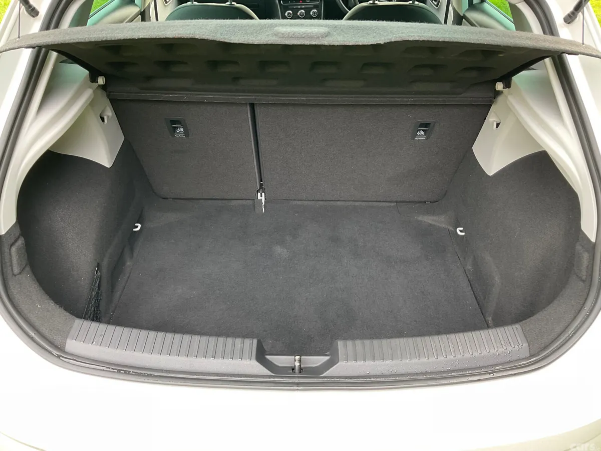 SEAT Leon Hatchback, Diesel, 2020, White