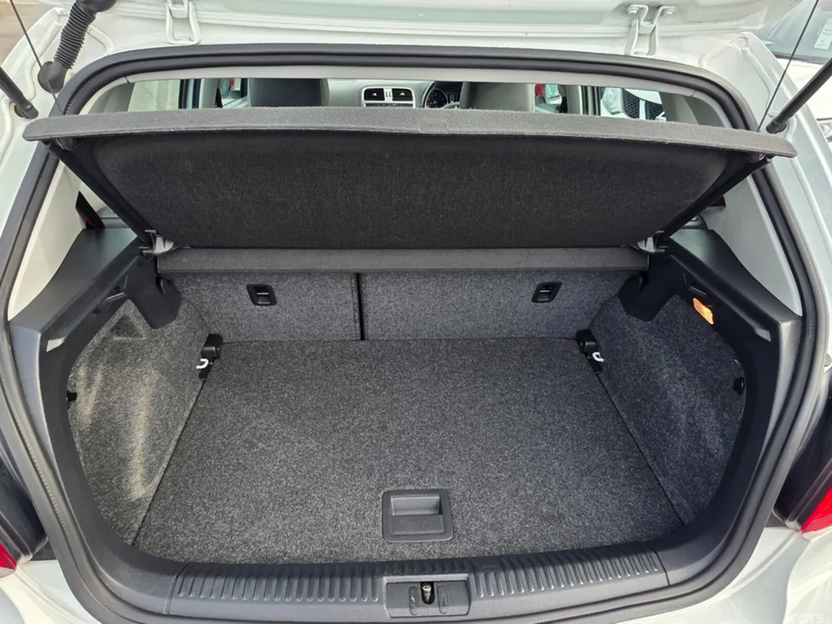 Volkswagen Polo Hatchback, Petrol, 2016, White
