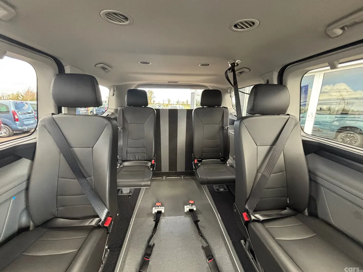 Ford Tourneo Custom MPV, Diesel, 2026, White