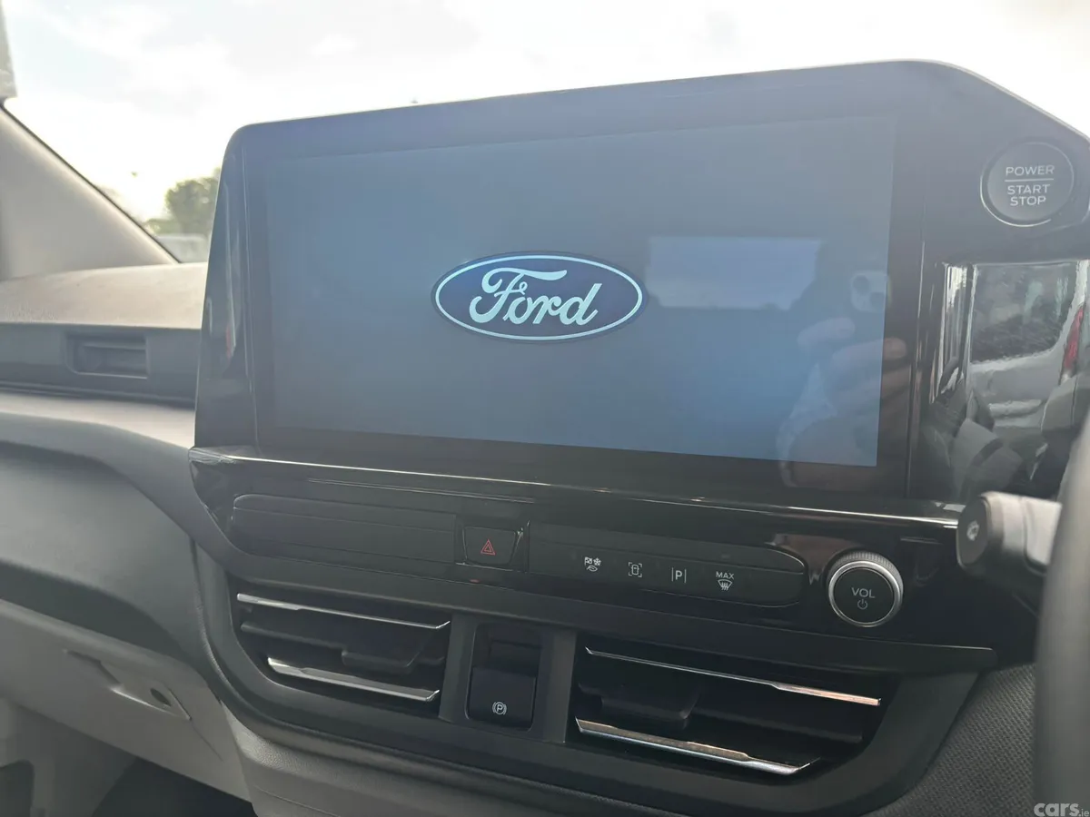 Ford Tourneo Custom MPV, Diesel, 2026, White
