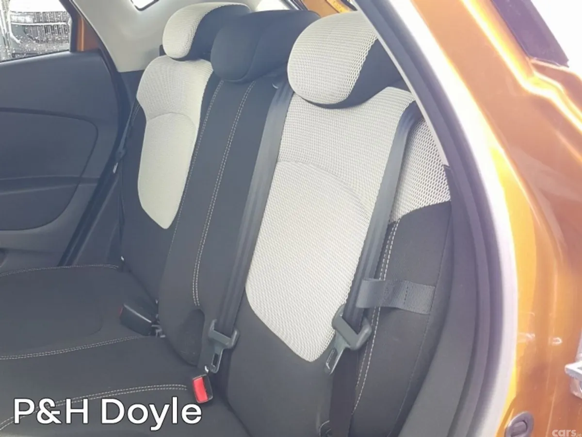Renault Captur Hatchback, Petrol, 2019, Orange
