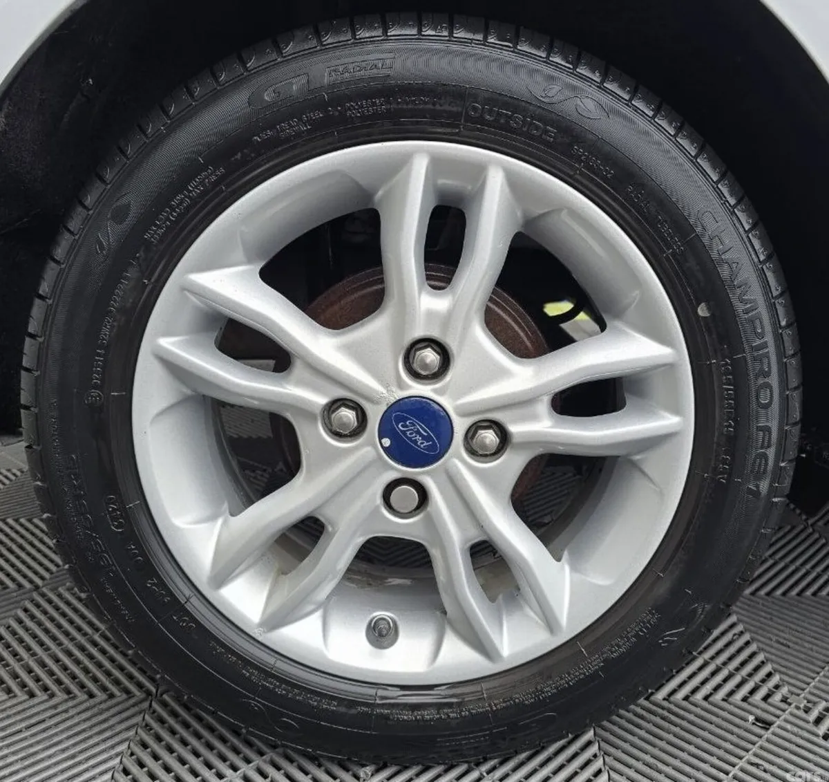 Ford Fiesta Hatchback, Petrol, 2015, White