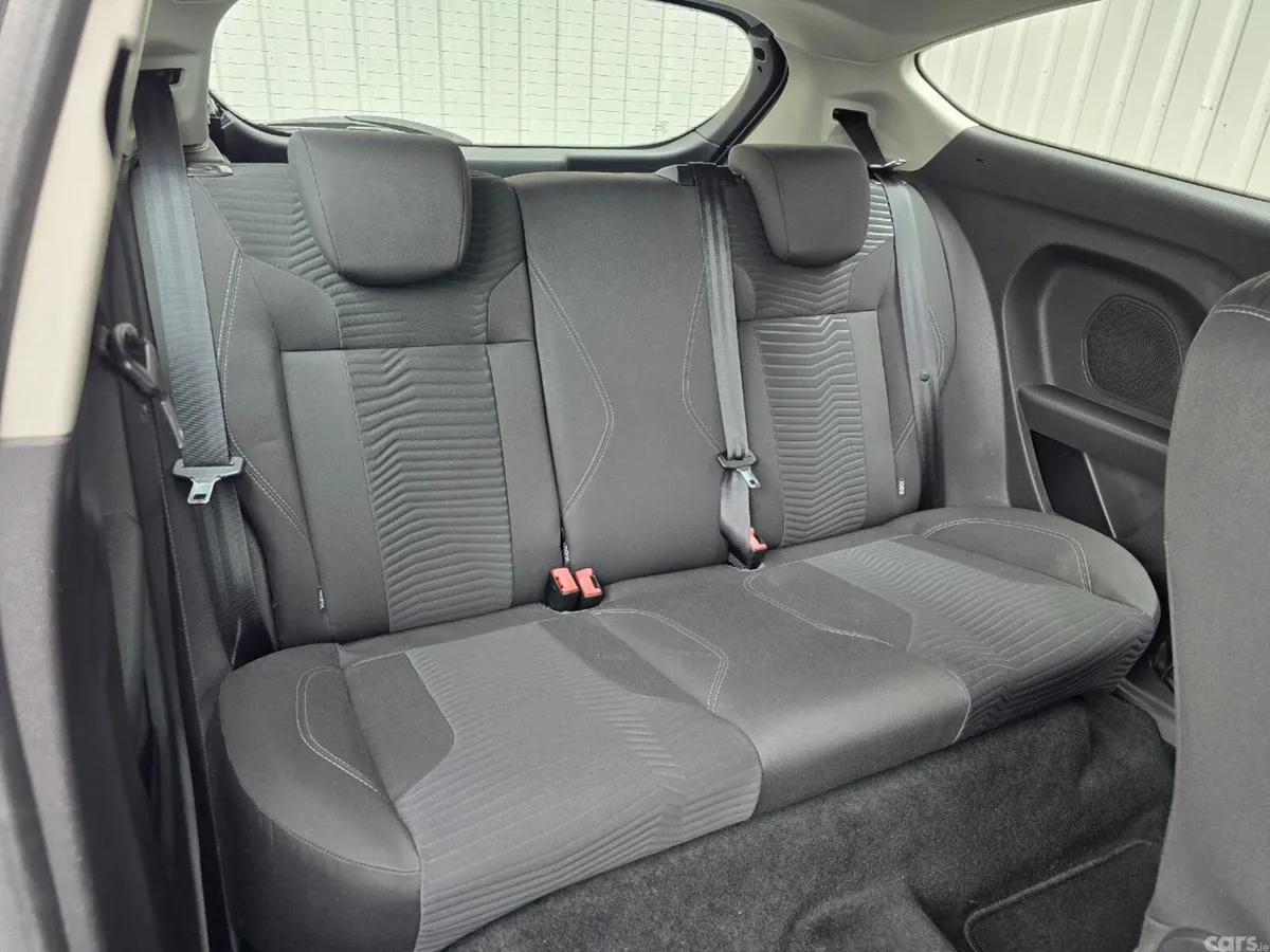 Ford Fiesta Hatchback, Petrol, 2015, White