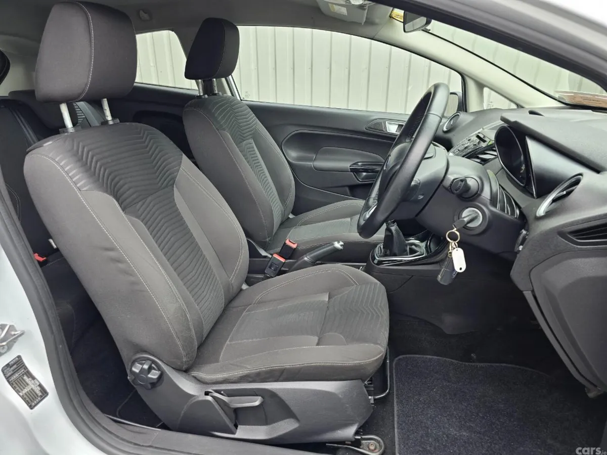 Ford Fiesta Hatchback, Petrol, 2015, White