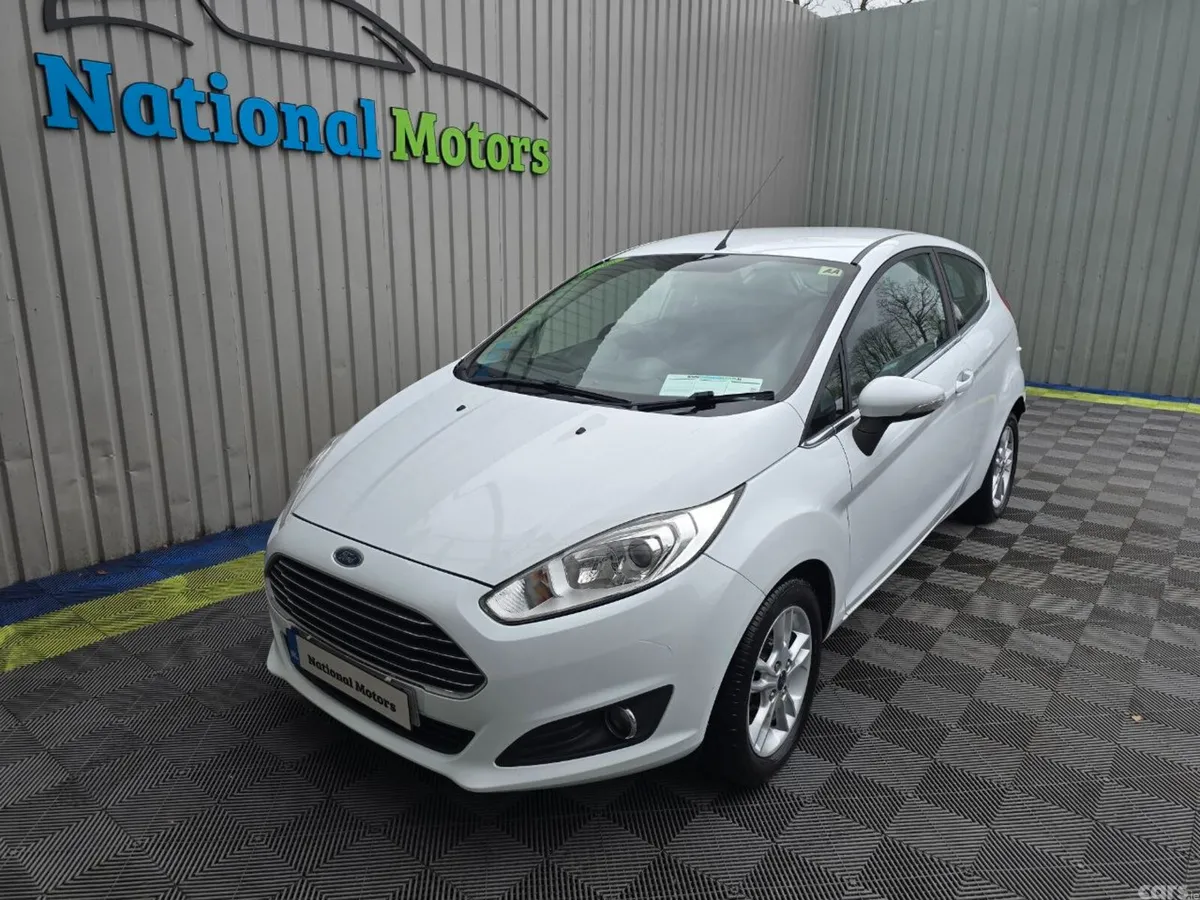 Ford Fiesta Hatchback, Petrol, 2015, White