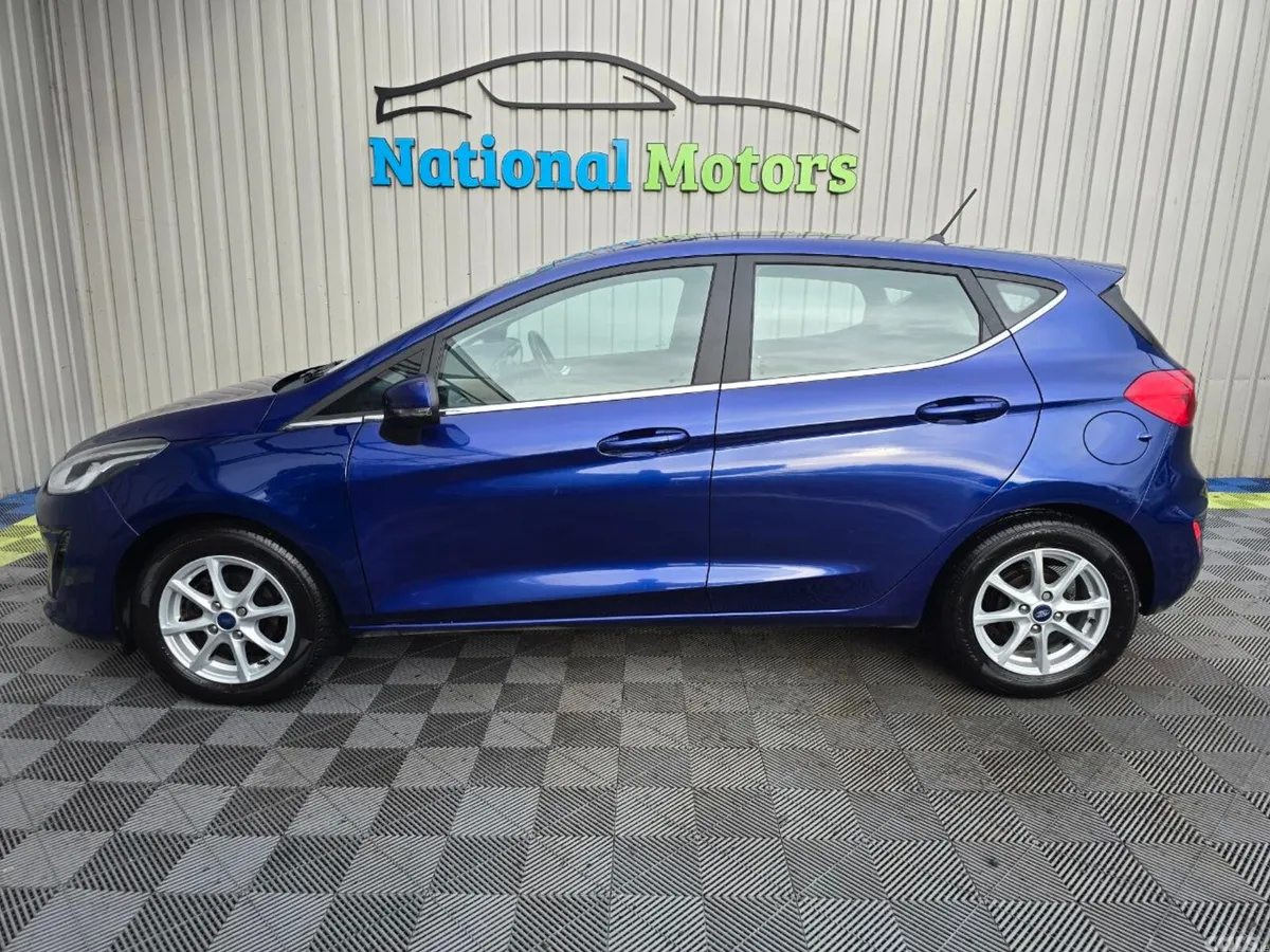 Ford Fiesta Hatchback, Petrol, 2017, Blue