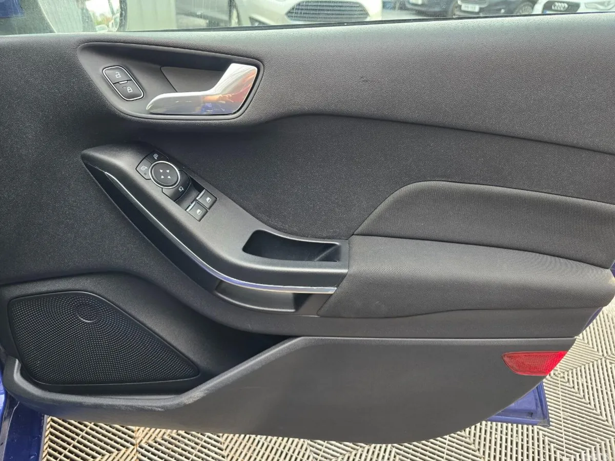 Ford Fiesta Hatchback, Petrol, 2017, Blue