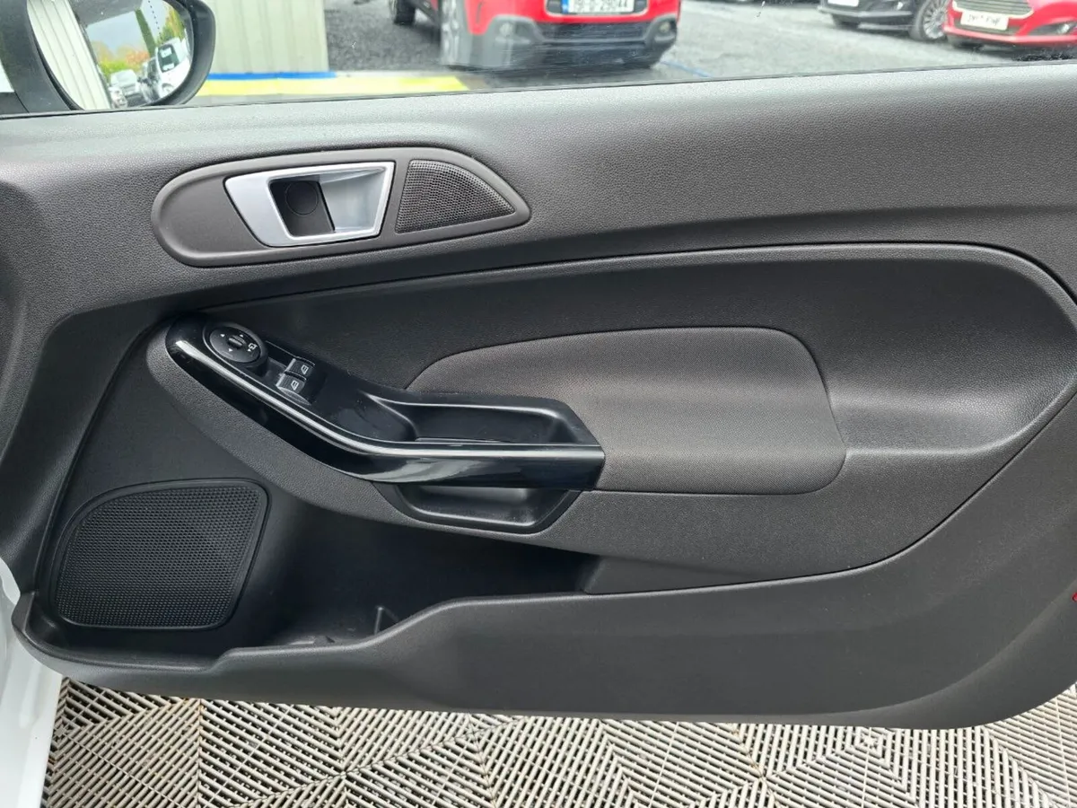 Ford Fiesta Hatchback, Petrol, 2015, White