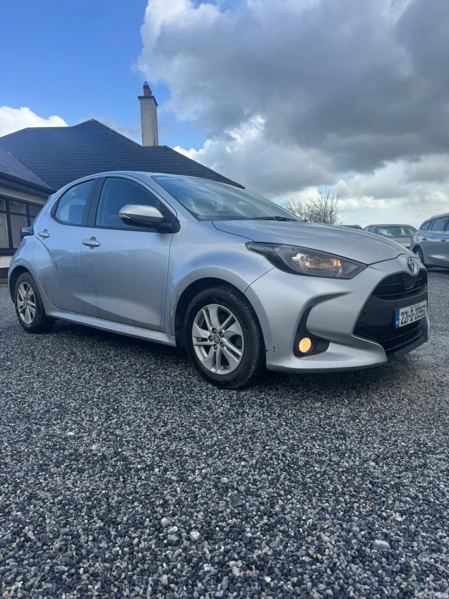 Toyota Yaris Hatchback, Petrol Hybrid, 2022, Grey