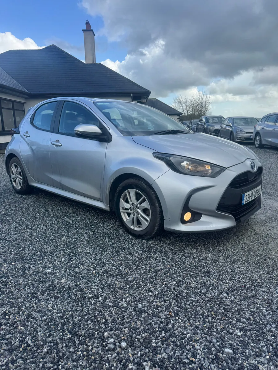 Toyota Yaris Hatchback, Petrol Hybrid, 2022, Grey