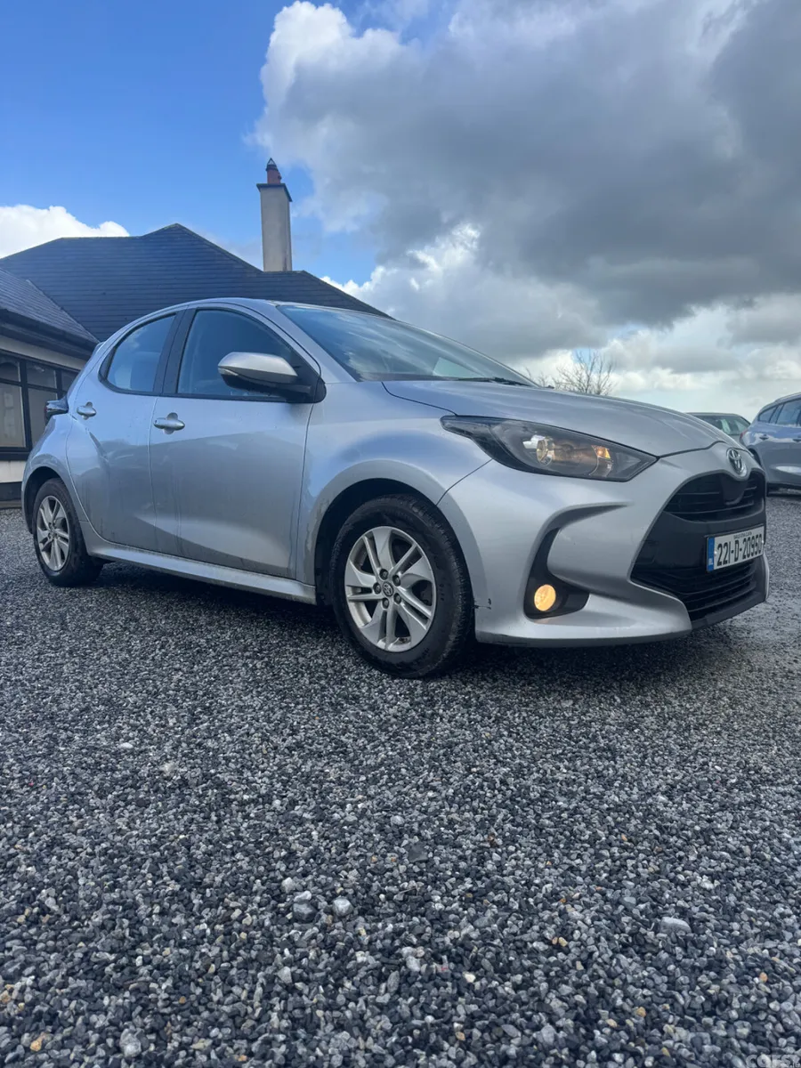 Toyota Yaris Hatchback, Petrol Hybrid, 2022, Grey