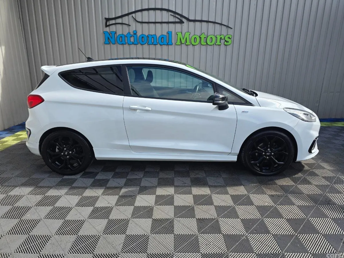 Ford Fiesta Hatchback, Petrol, 2019, White