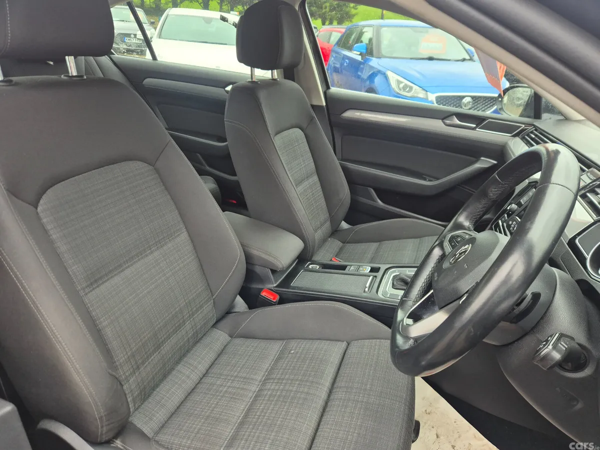 Volkswagen Passat Saloon, Diesel, 2020, Grey