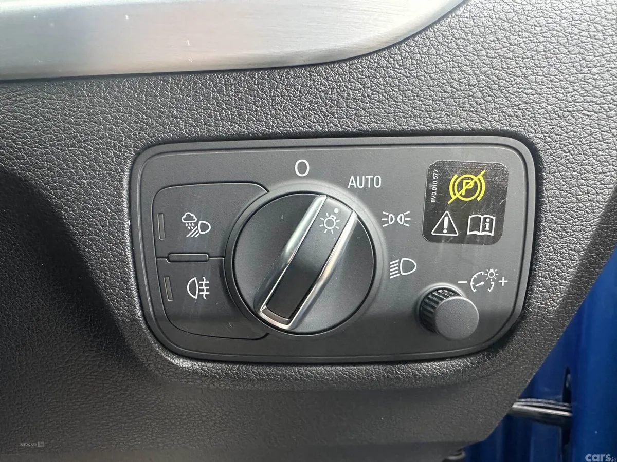 Audi Q2 SUV, Petrol, 2018, Blue