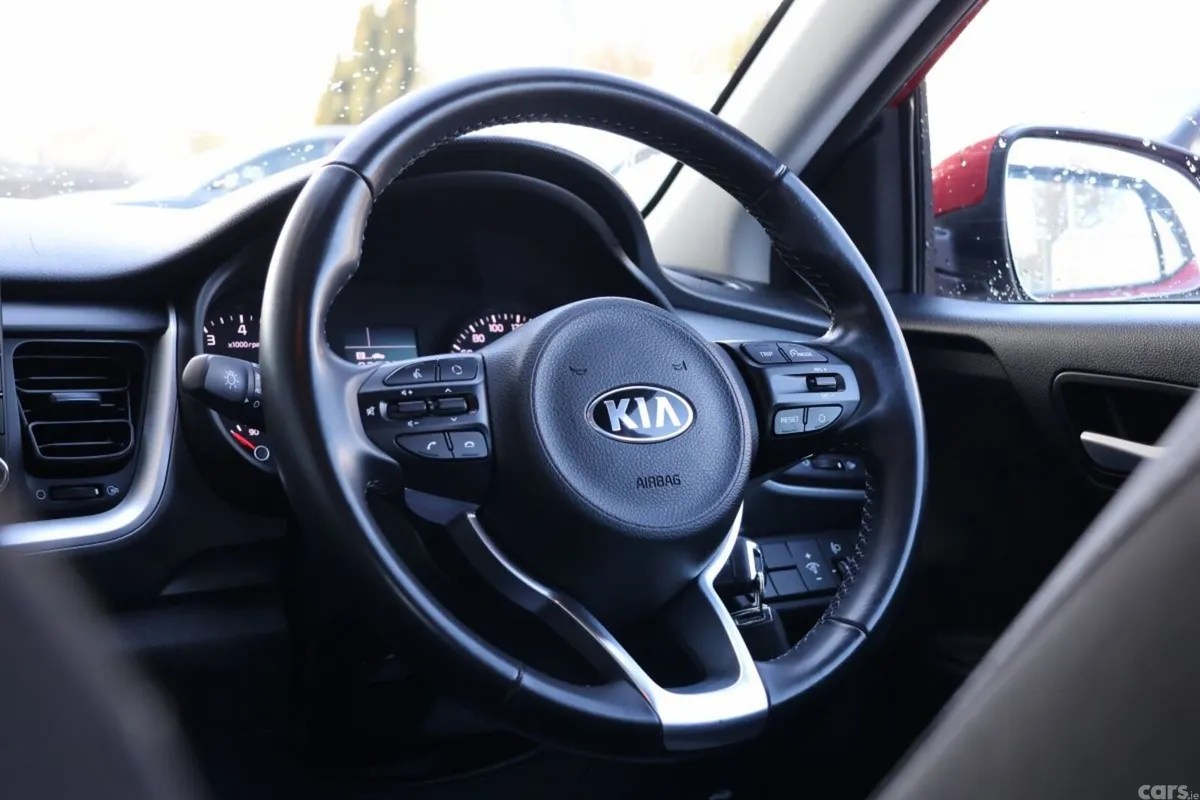 Kia Stonic Estate, Petrol, 2019, Red