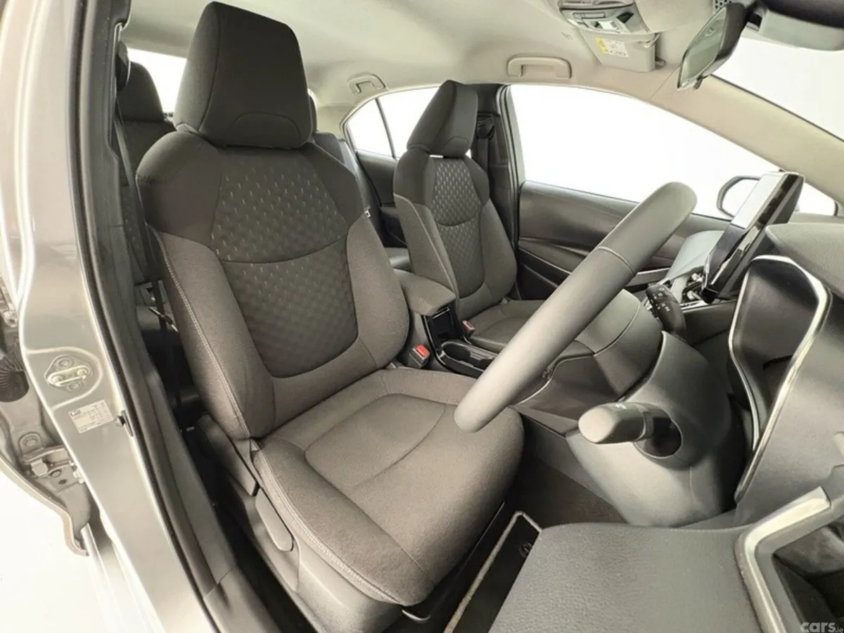 Toyota Corolla Saloon, Petrol Hybrid, 2023, Silver