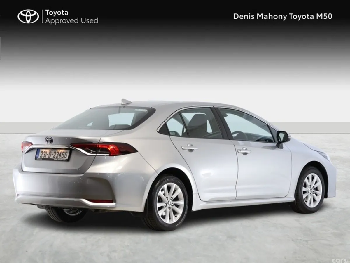 Toyota Corolla Saloon, Petrol Hybrid, 2023, Silver
