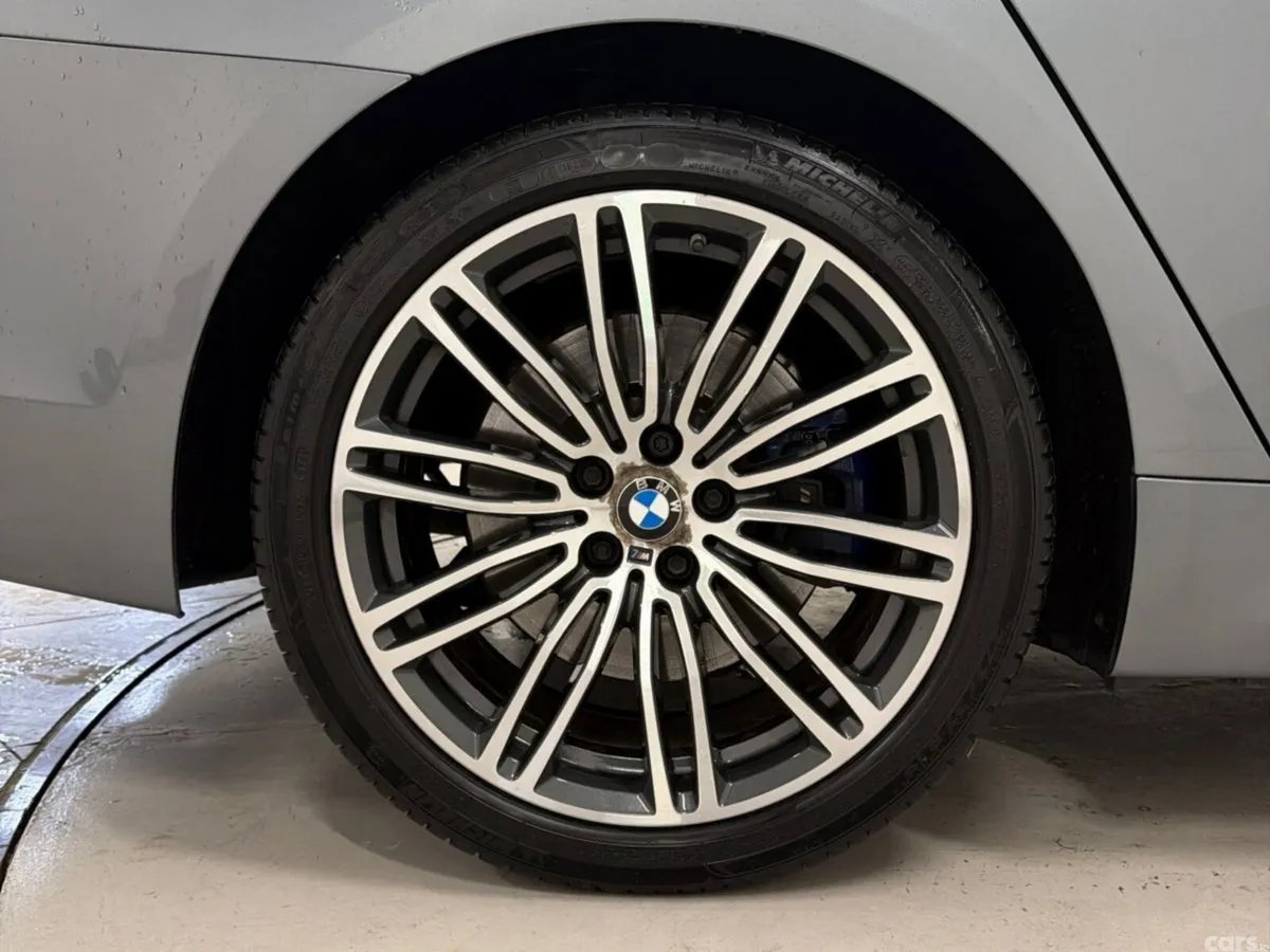BMW 5-Series Saloon, Petrol Plug-in Hybrid, 2019, Grey