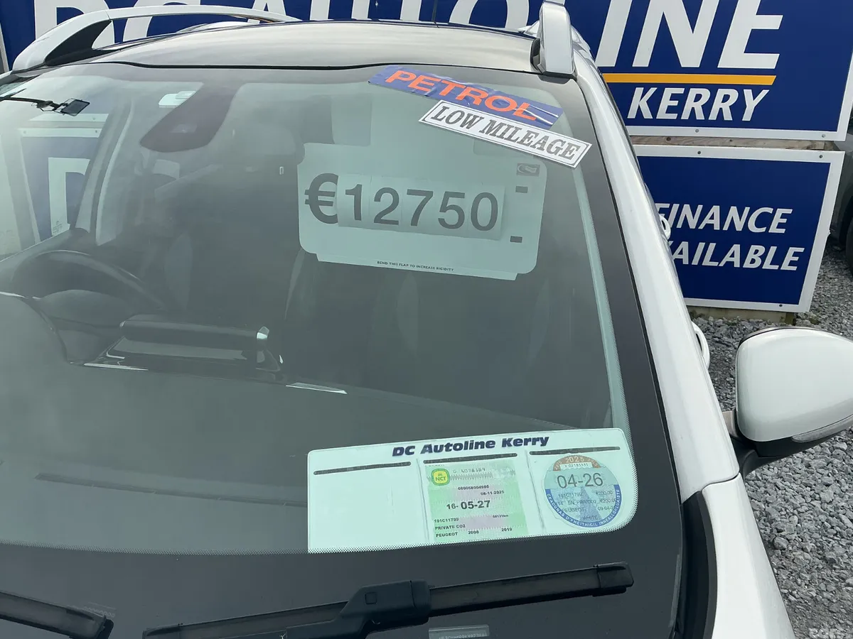 Peugeot 2008 Hatchback, Petrol, 2019, White