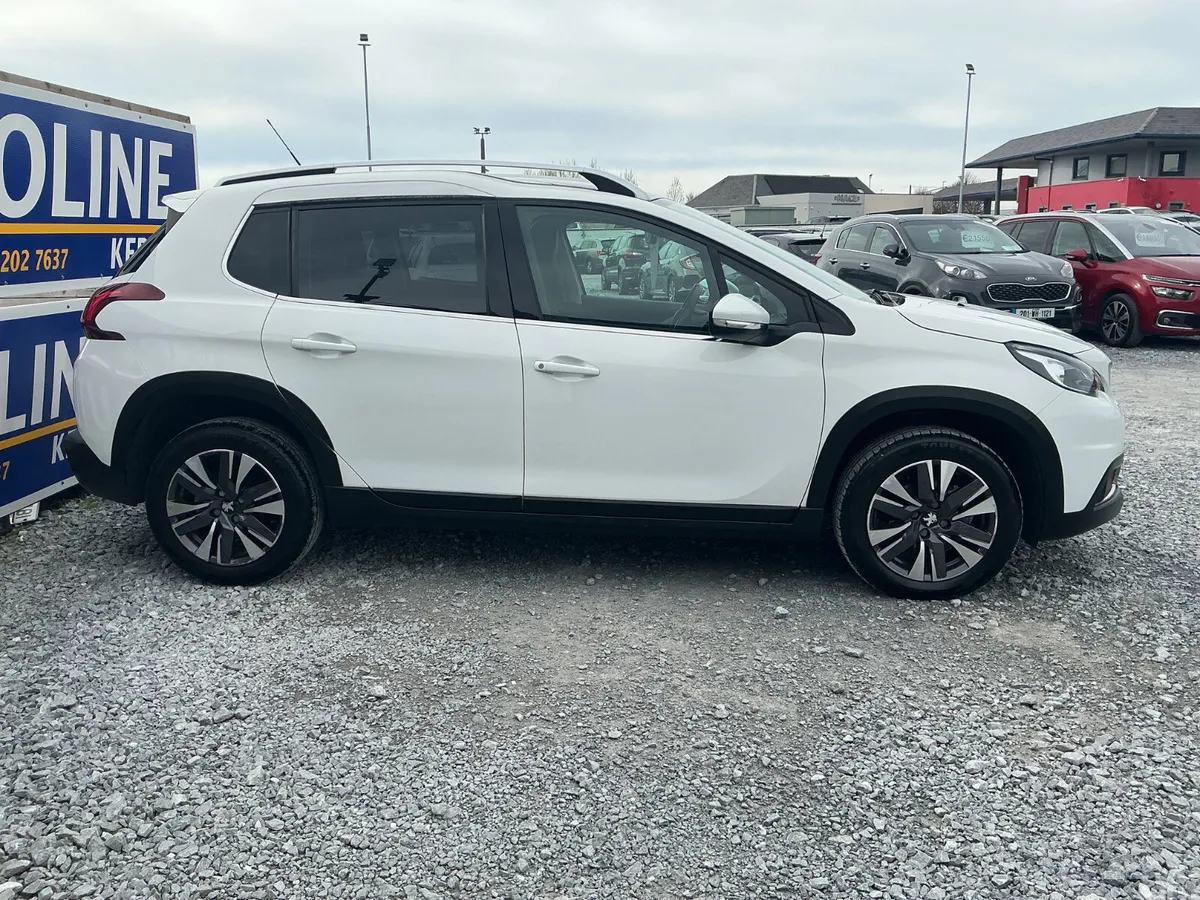 Peugeot 2008 Hatchback, Petrol, 2019, White