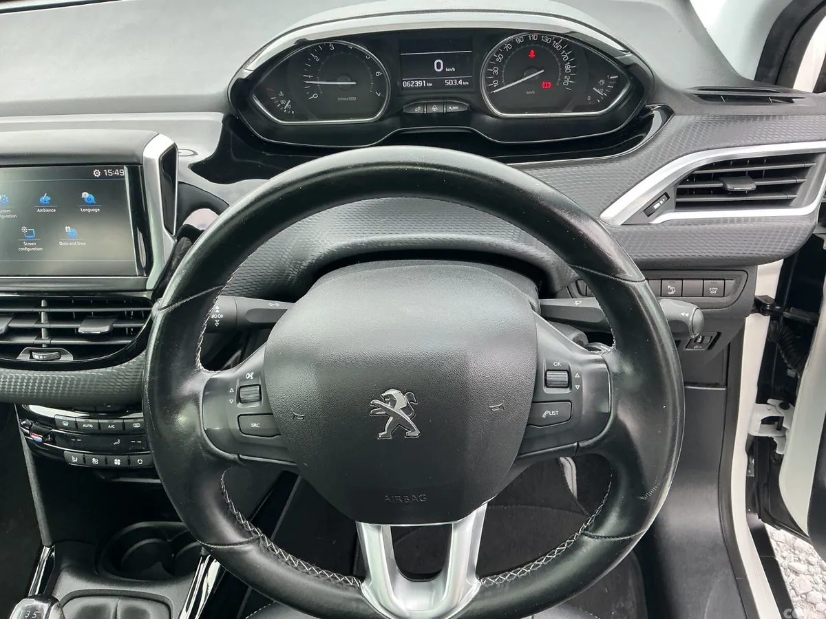 Peugeot 2008 Hatchback, Petrol, 2019, White